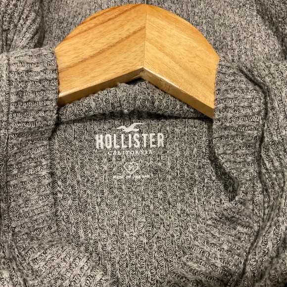 Hollister Cropped Lightweight Hoodie Size Medium - Picture 4 of 9